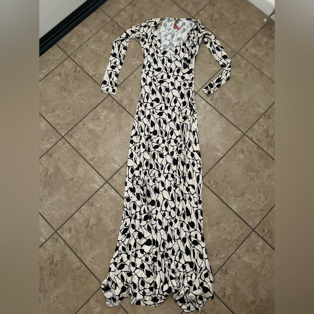 LEAF PRINT LONG SLEEVE MAXI DRESS